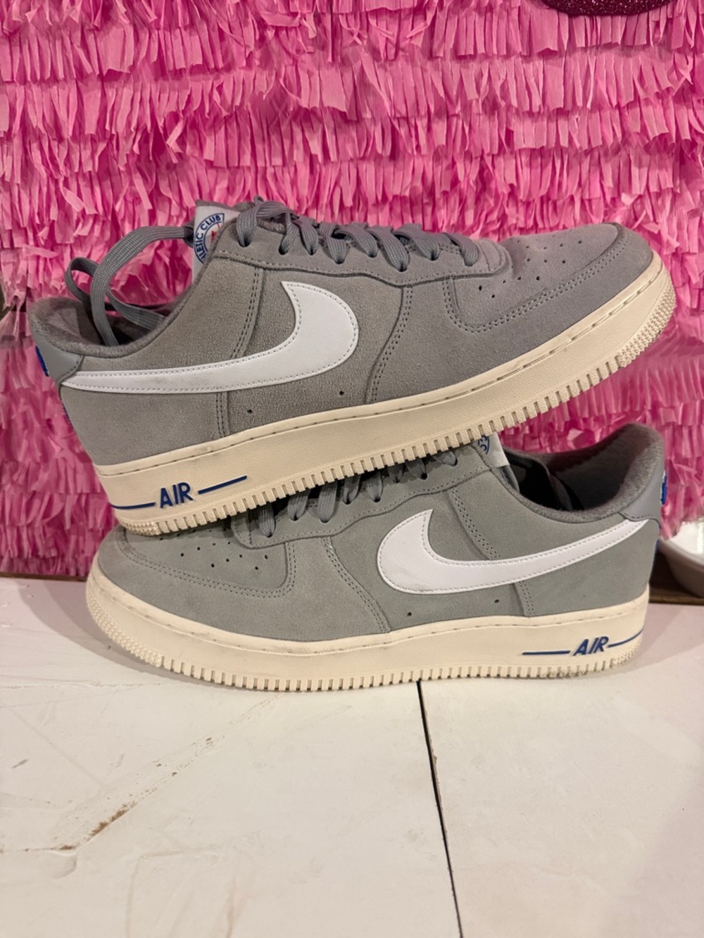 Nike Air Force 1 Low Suede Sneakers - Grey/White